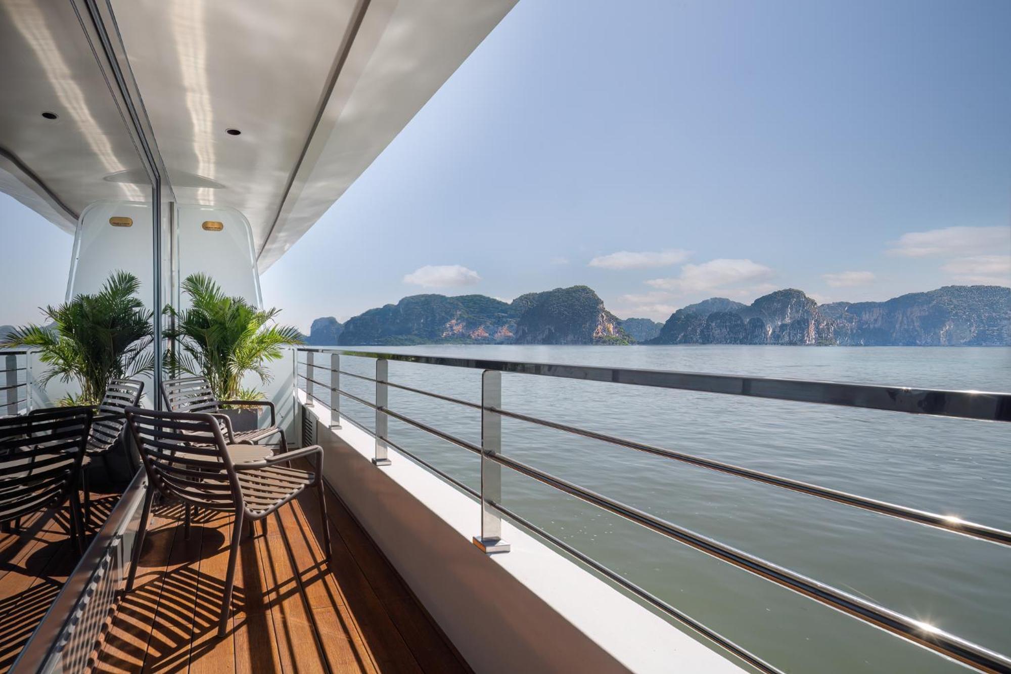 Hotel Grand Pioneers Halong Bay Cruise 2 Ha Long Esterno foto
