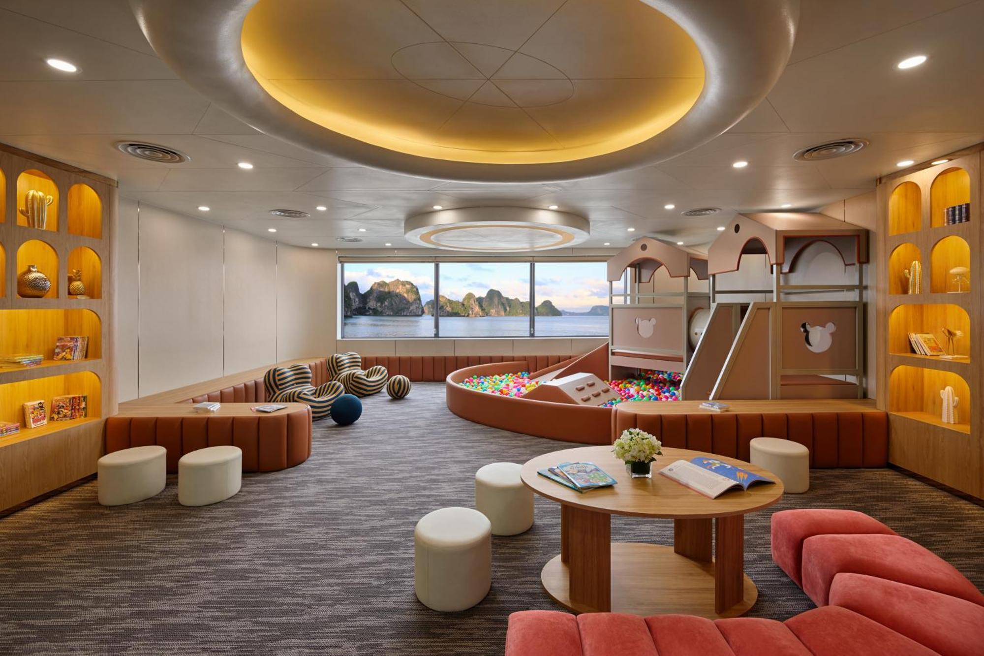 Hotel Grand Pioneers Halong Bay Cruise 2 Ha Long Esterno foto